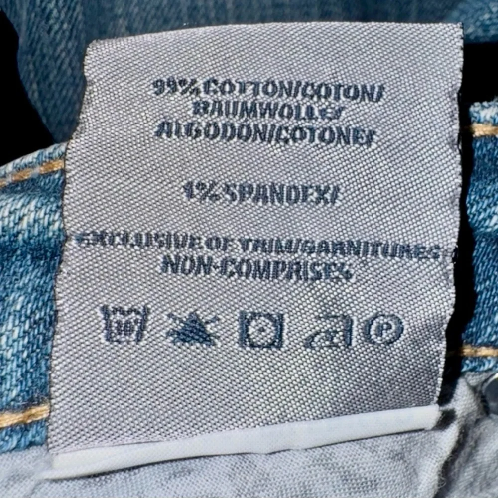 Silver Jeans step back